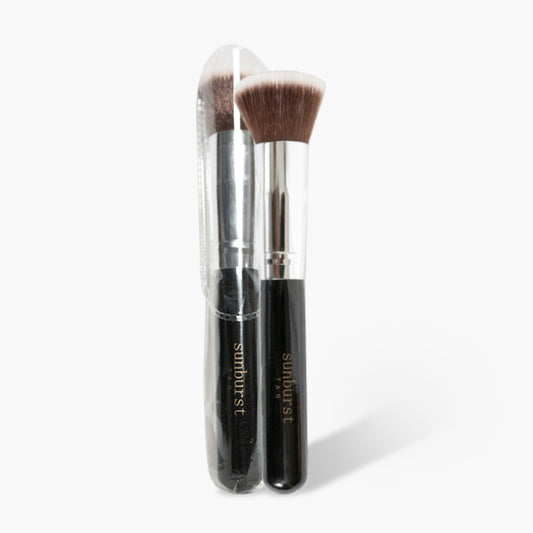 A soft Sunburst Tan branded face brush to help with blending the tan flawlessly for a perfect finish.